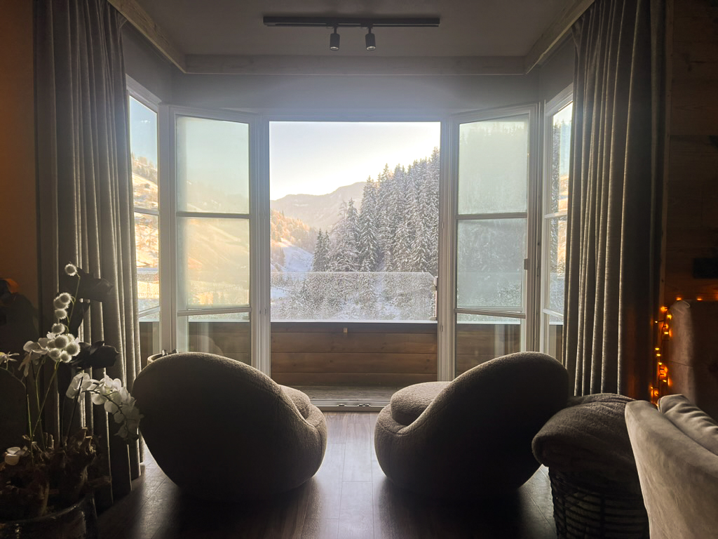 Een schitterend panoramisch uitzicht vanuit de fauteuils in de erker