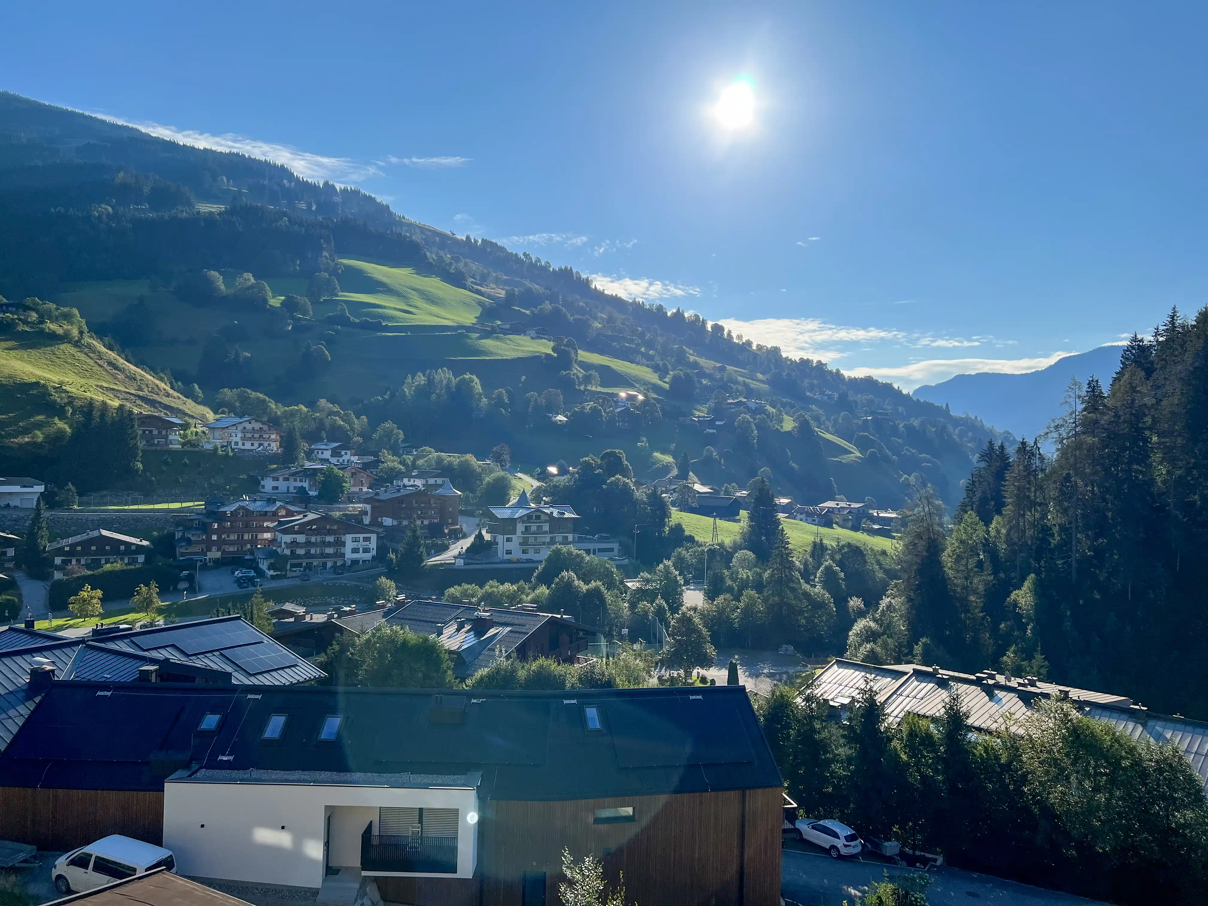 Het prachtige uitzicht vanaf het balkon