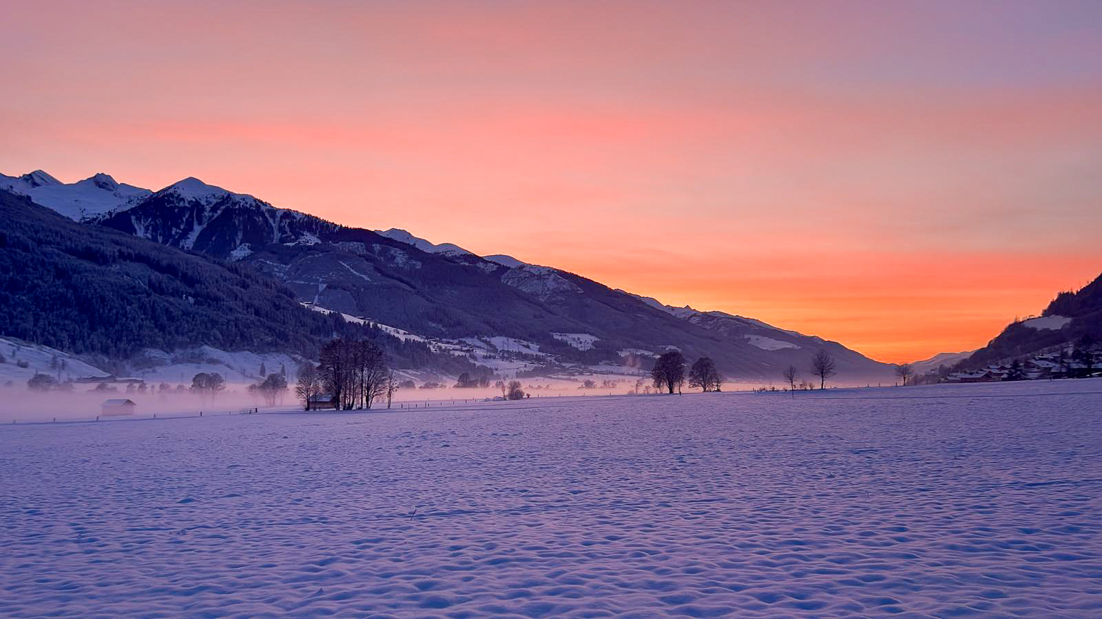 Een schitterende zonsondergang in de winter